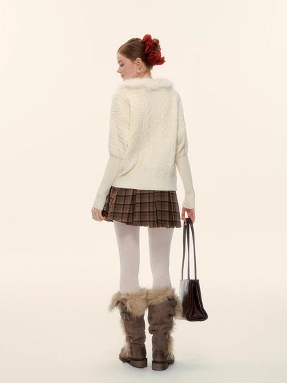 Cable-Knit V-Neck Waist-Shaping Sweater