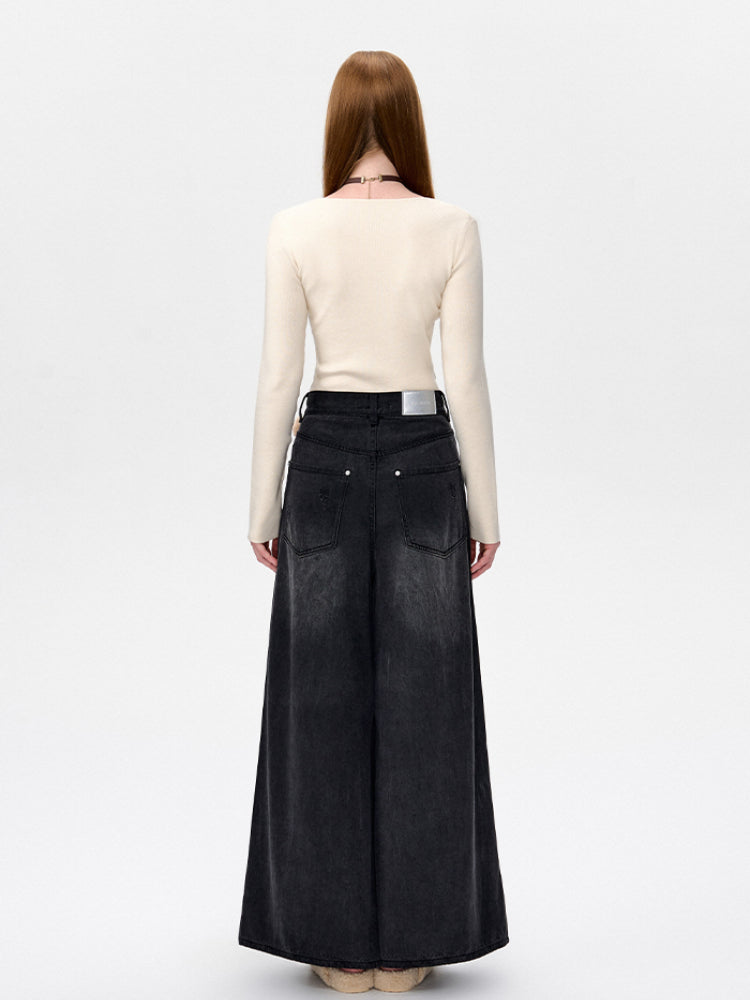 Low-Rise Wide-Leg Jeans