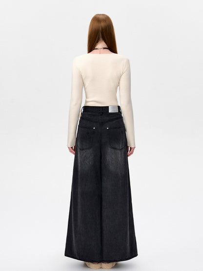 Low-Rise Wide-Leg Jeans