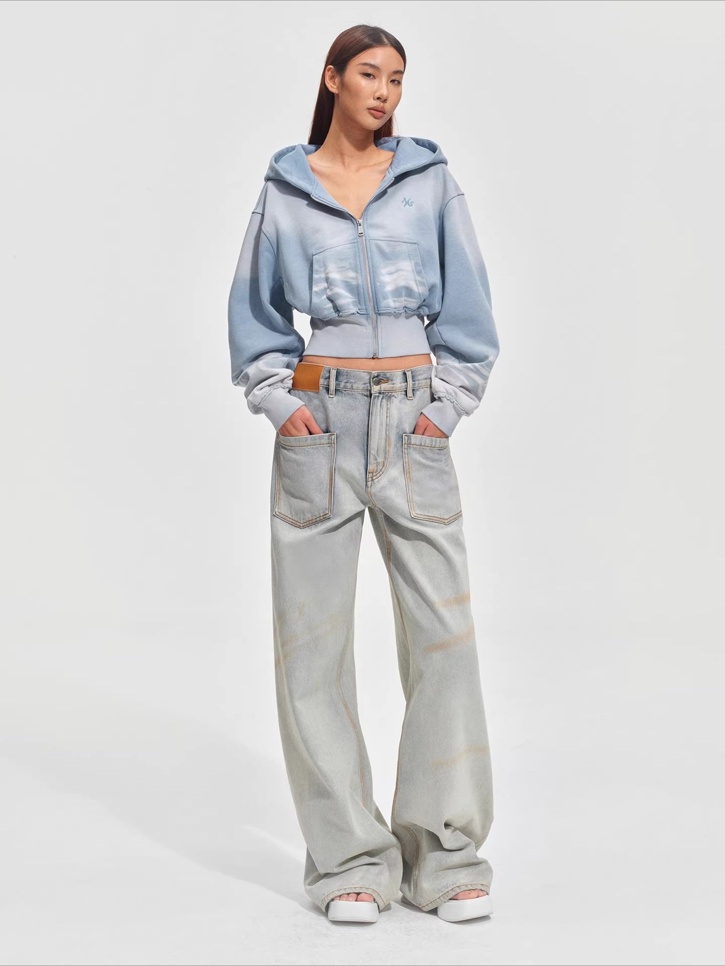 Waist-Cinching Silhouette Cropped Hooded Sweatshirt