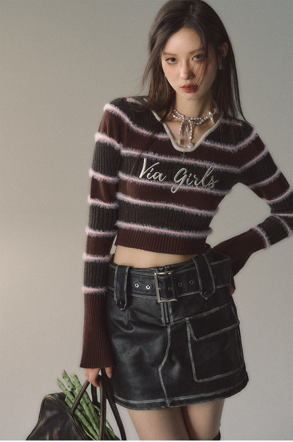 V-neck Striped Knitted Sweater - CHINASQUAD