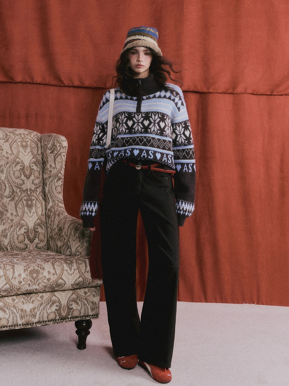 Red Belt Decor Curved-Hem Denim Wide-Leg Jeans