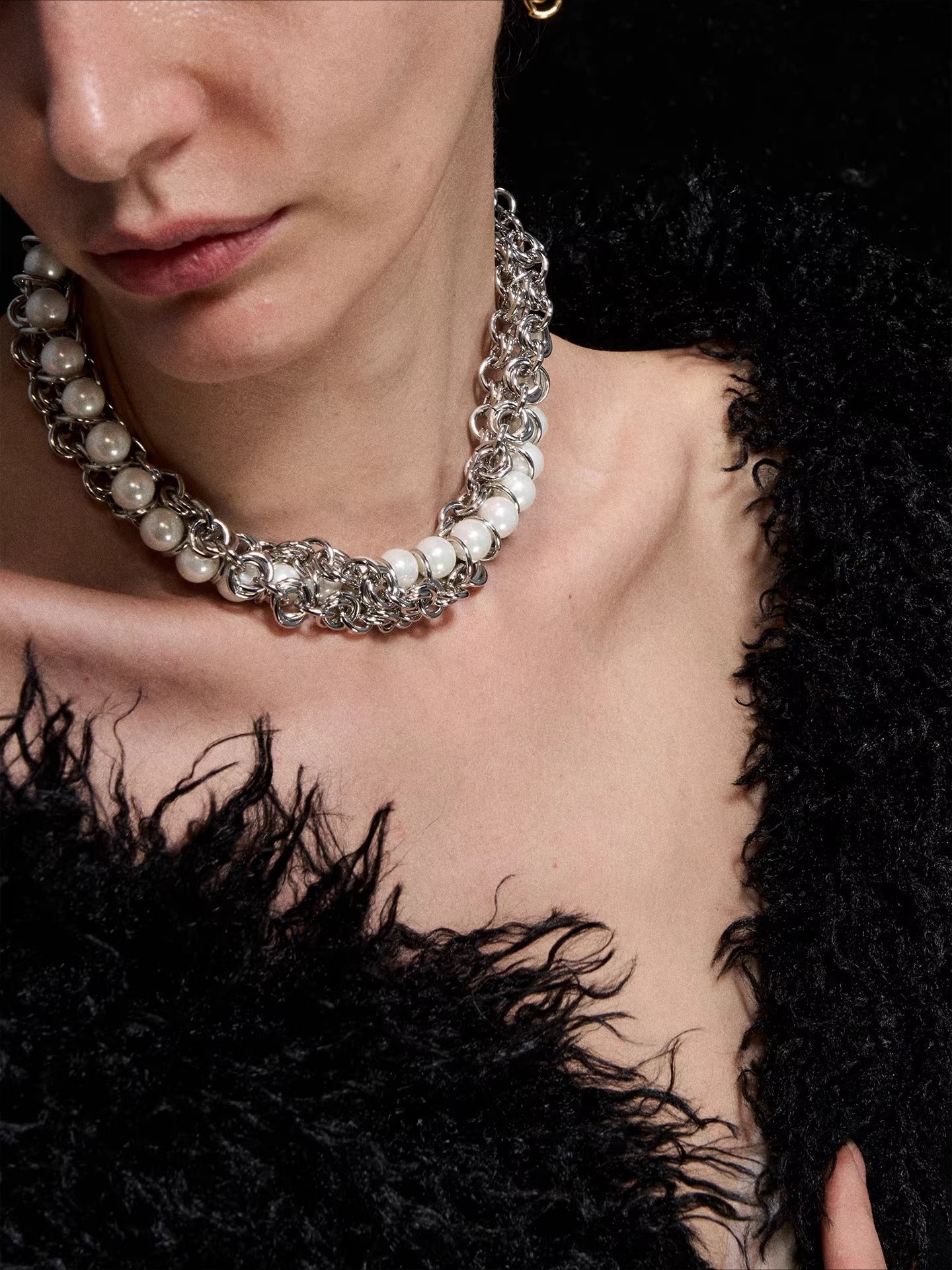 Minimalist Pearl Choker Necklace