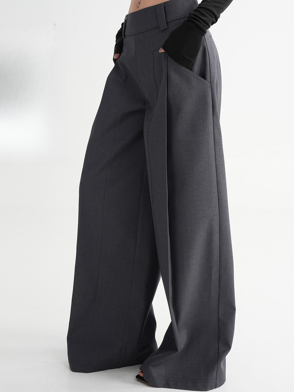 Relaxed Wide-Leg Tailored Trousers