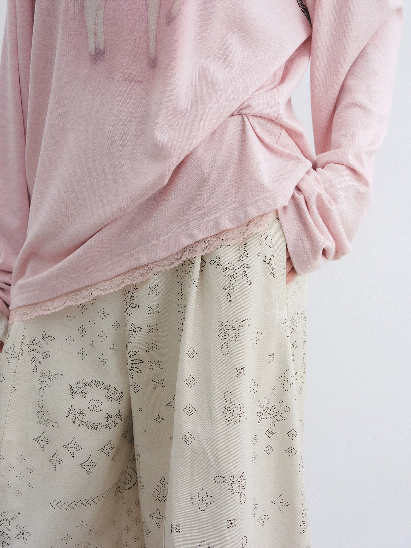 Lyocell Wool-Blend Raglan Sleeve Lace Hem Printed T-Shirt
