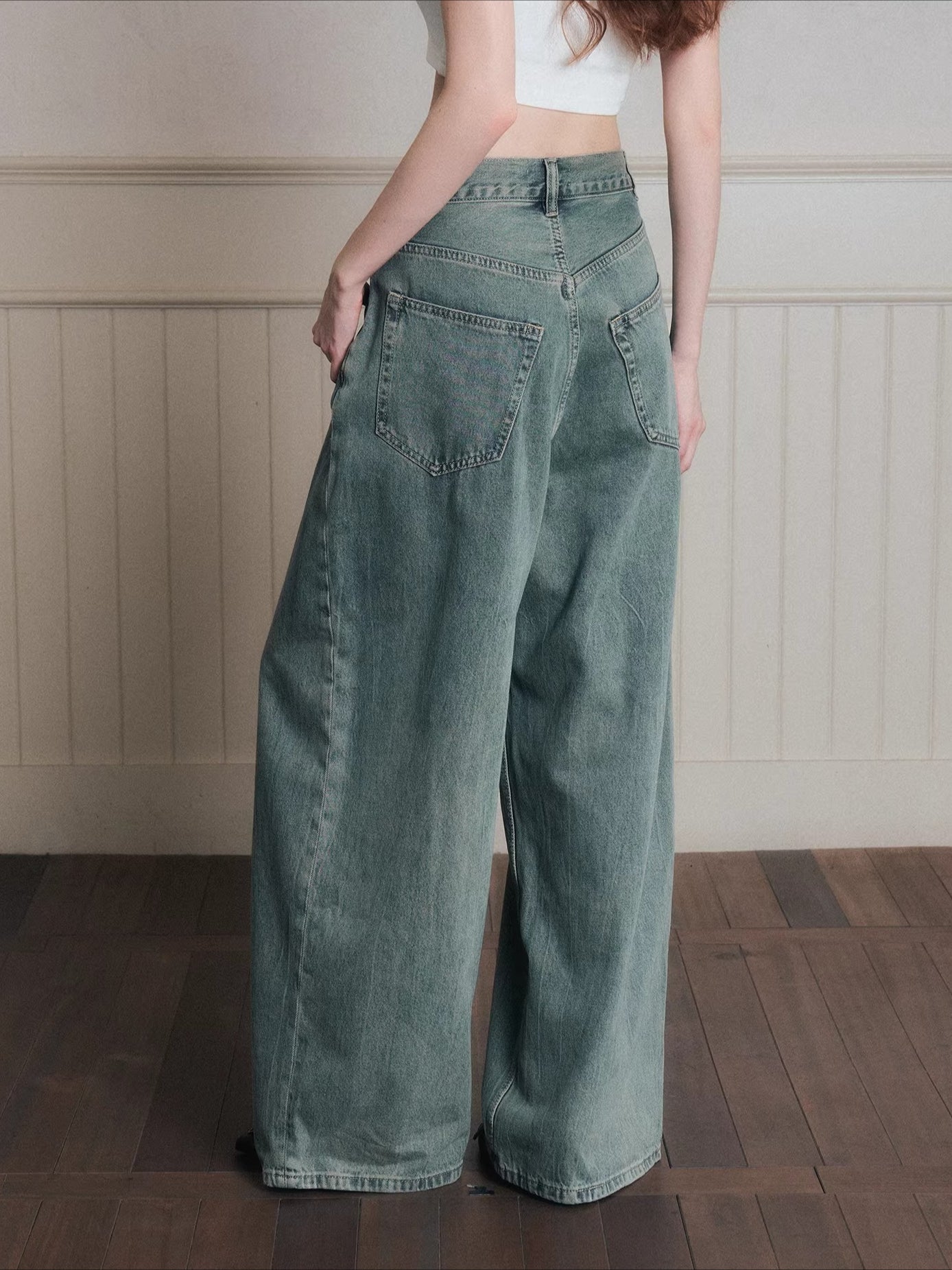 Washed Relaxed Low-Rise Wide-Leg Jeans