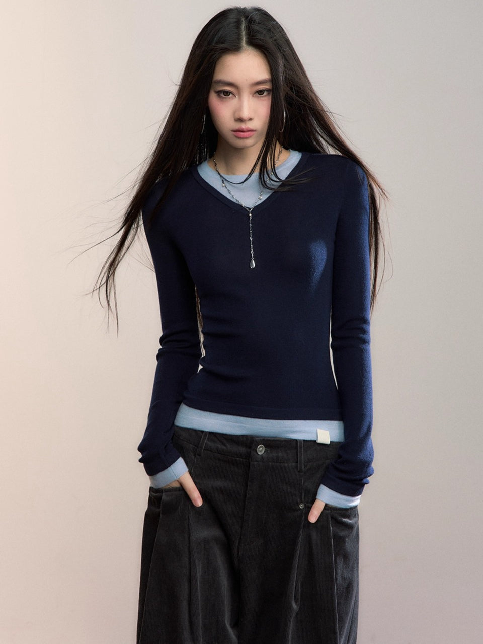 Contrast V-Neck Layered Knit Turtleneck