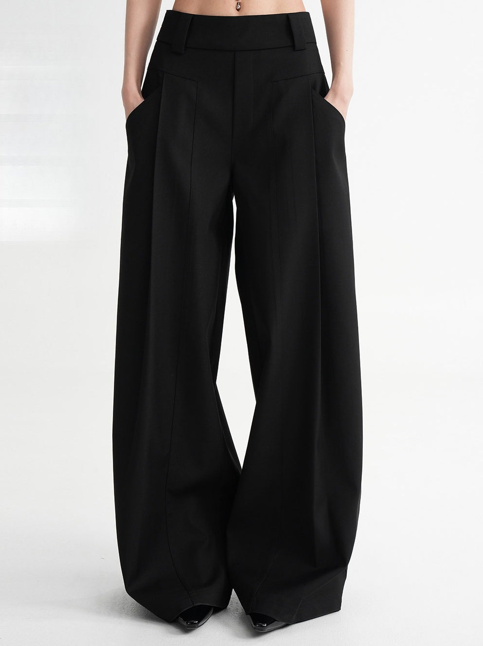 Relaxed Wide-Leg Tailored Trousers