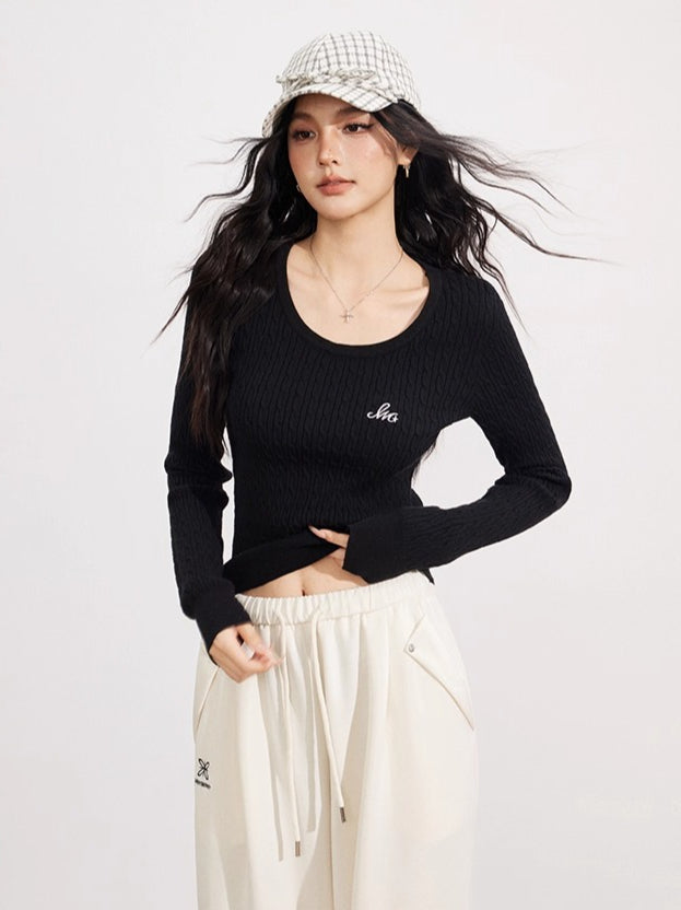 Embroidered Cable Knit Fitted Crewneck