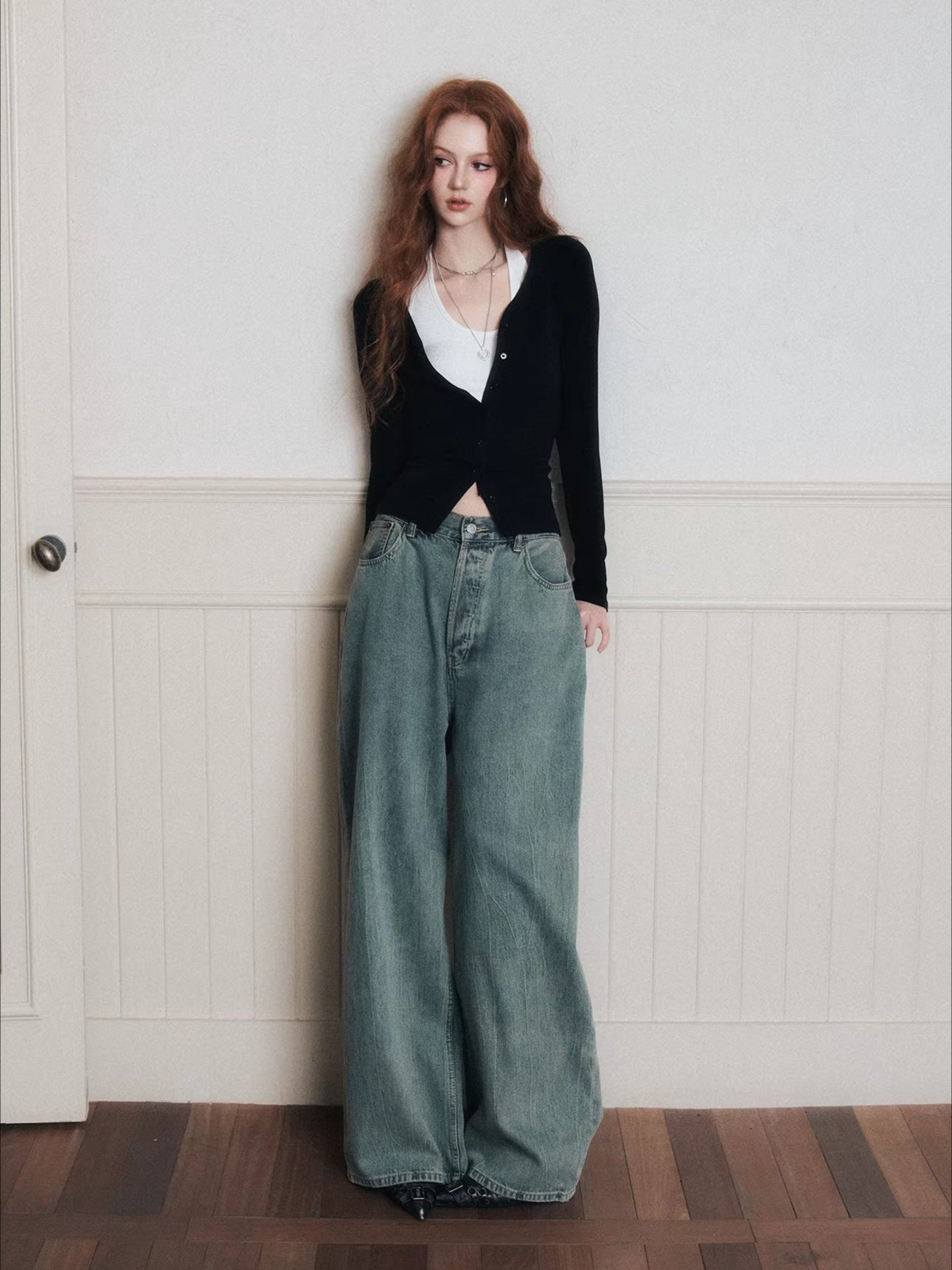 Washed Relaxed Low-Rise Wide-Leg Jeans