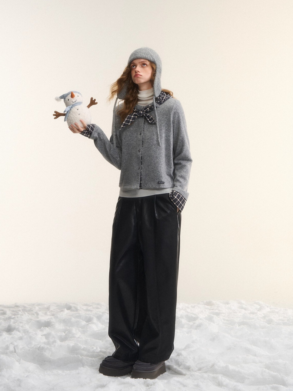 Panelled Slimming Black Curved-Leg Pants