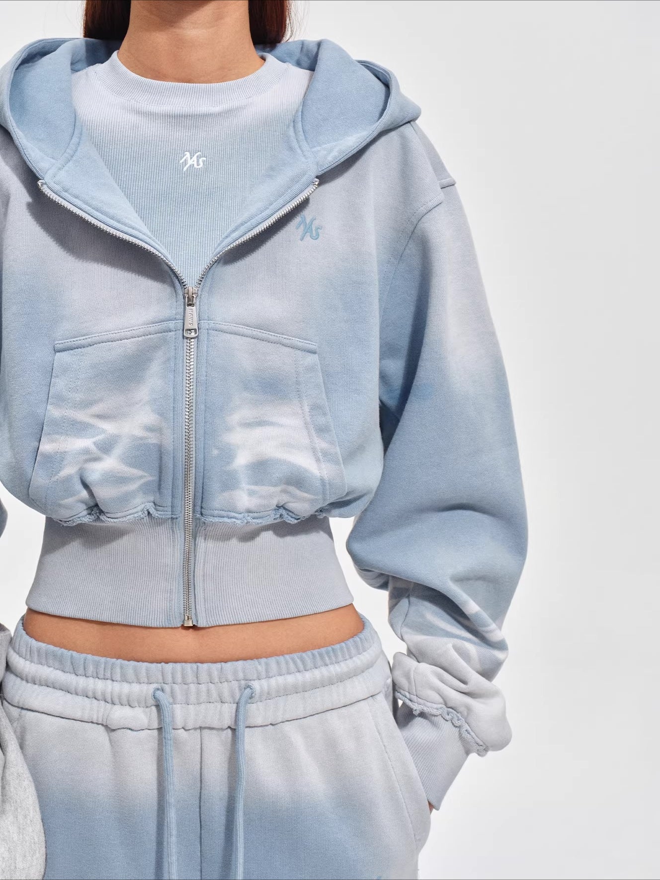 Waist-Cinching Silhouette Cropped Hooded Sweatshirt