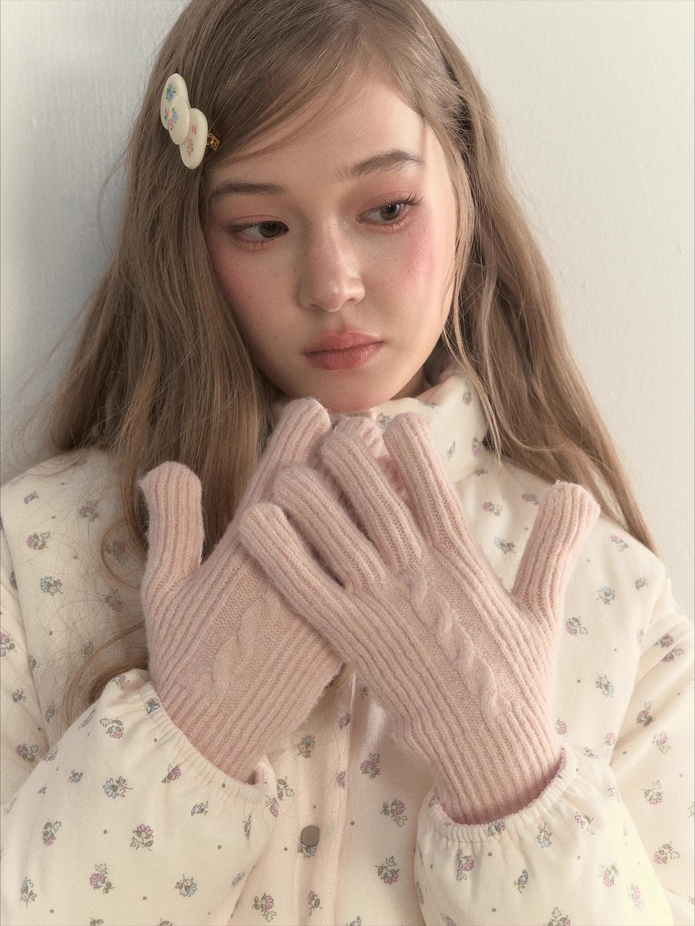 “A Girl’s Prayer” Cream Knit Textured Winter Gloves