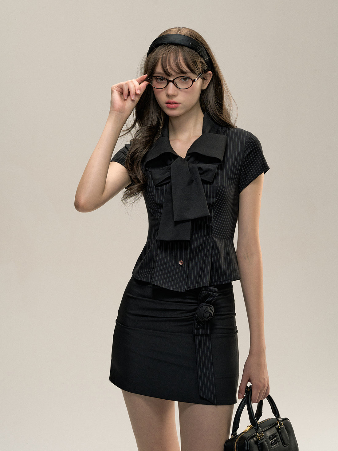 Black Striped Collegiate-style Butterfly Collar Shirt