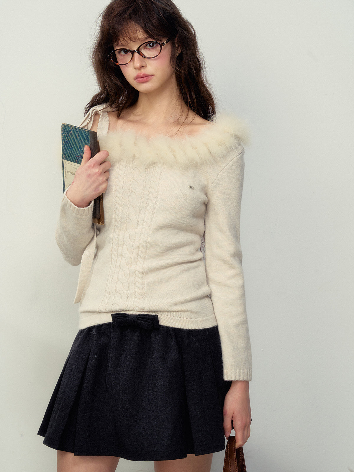 Fur Collar Off-Shoulder Slim Knit Top