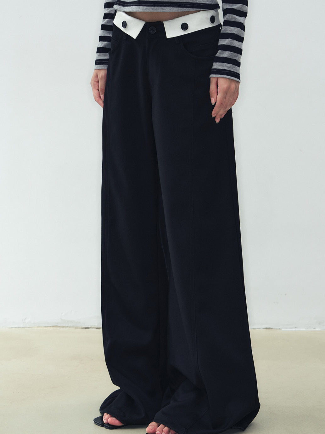 Low-Waist Wide-Leg Trousers