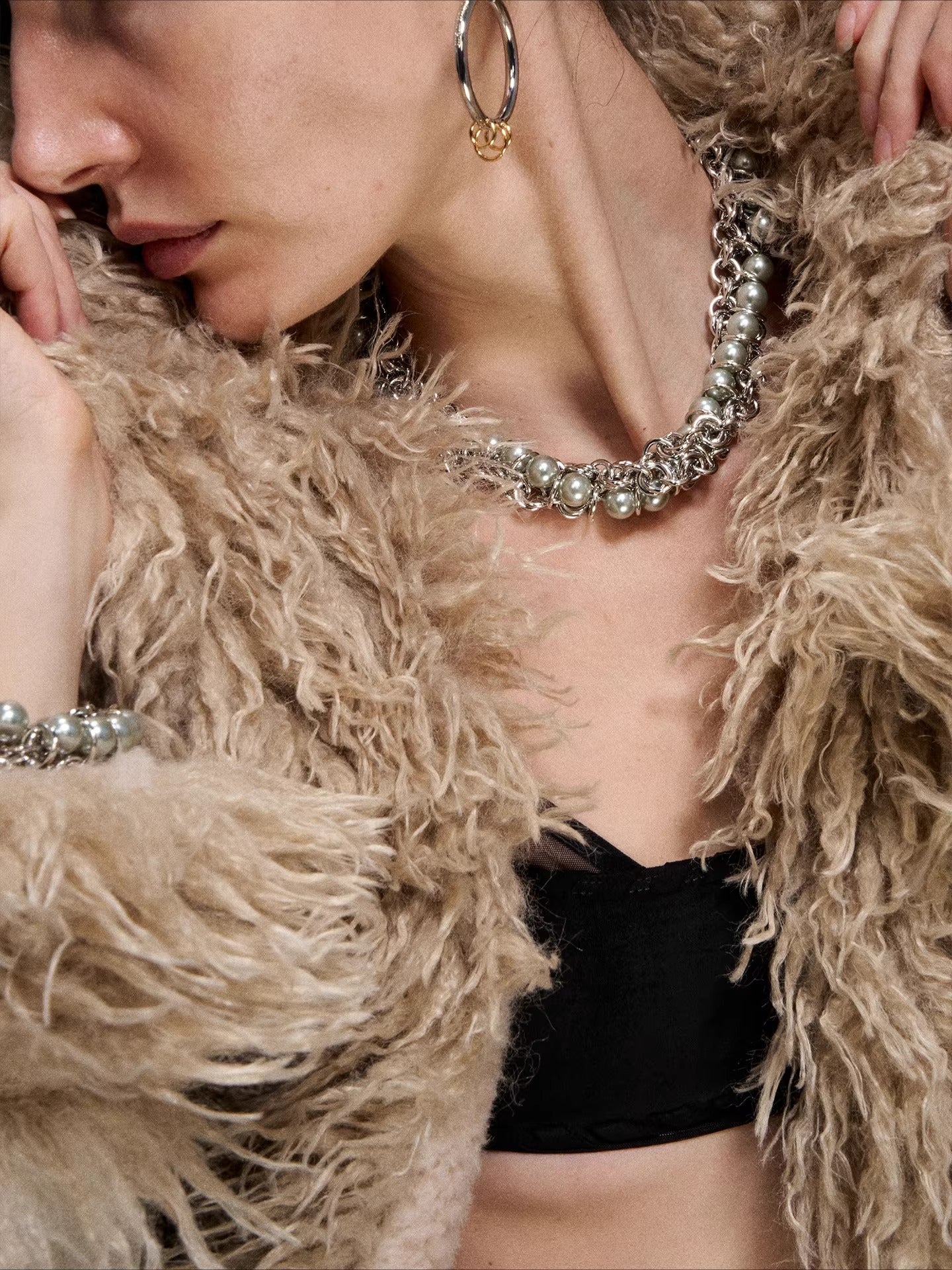 Minimalist Pearl Choker Necklace