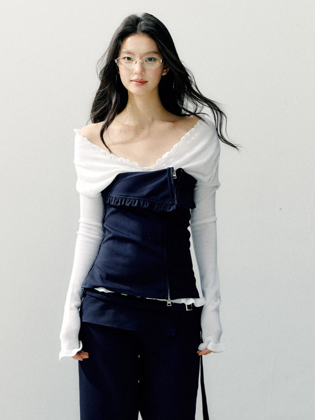 Detachable Off-Shoulder Panelled Slim-Fit T-Shirt