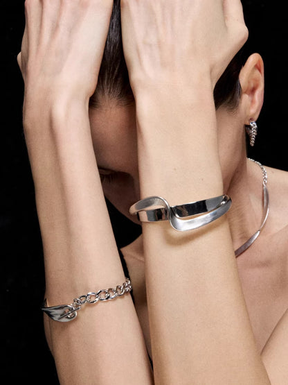 Minimalist Möbius Line Open Cuff Bracelet