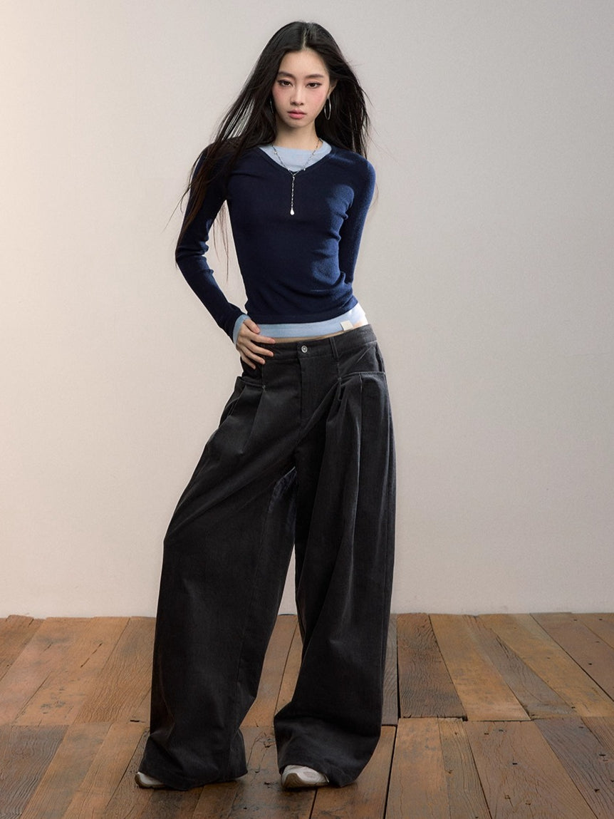 Contrast V-Neck Layered Knit Turtleneck