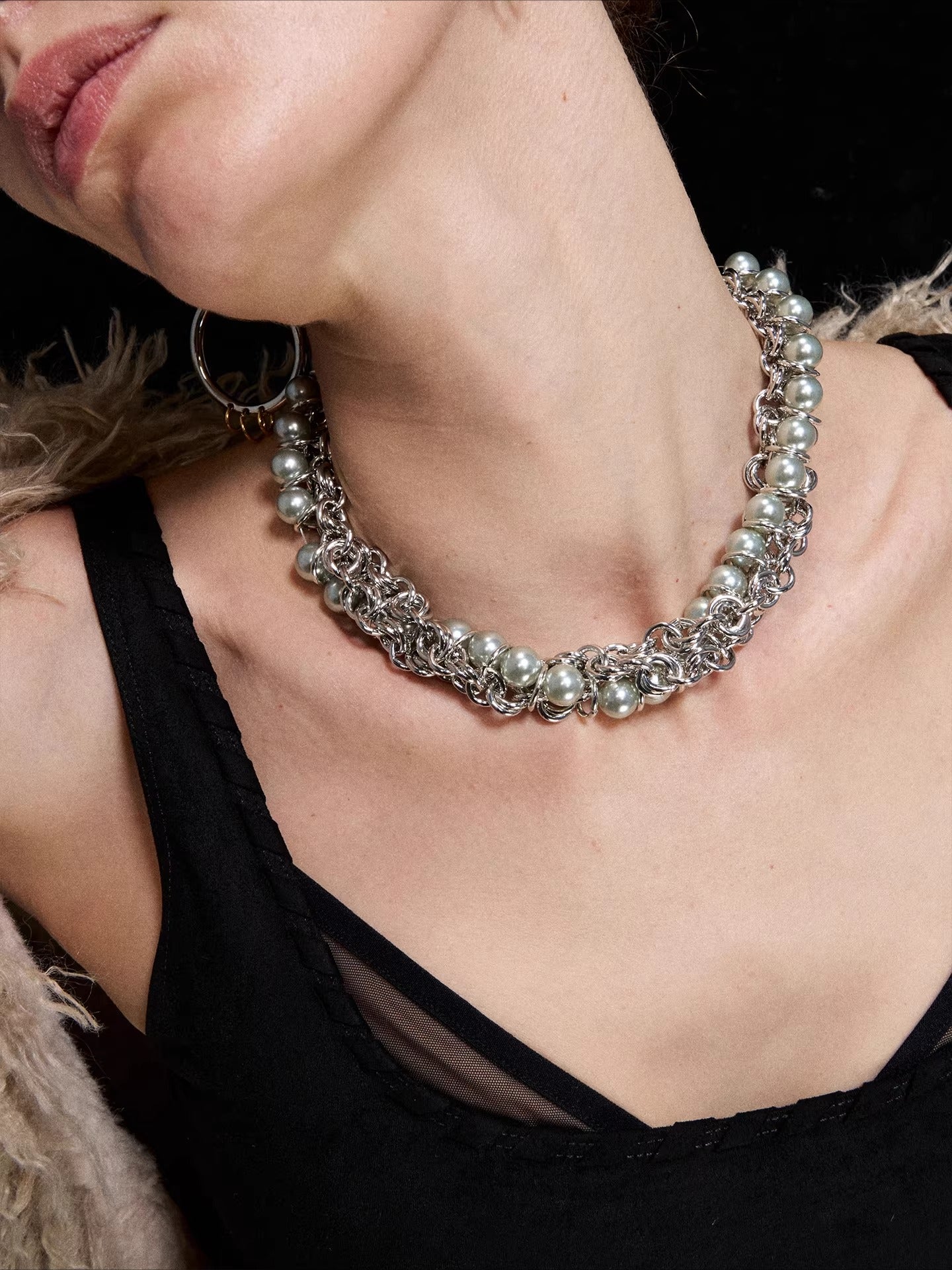 Minimalist Pearl Choker Necklace