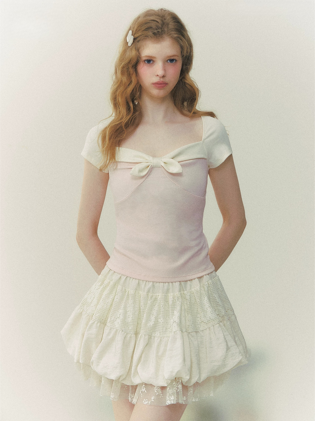 Contrast Bow Square-Neck Fitted Tee