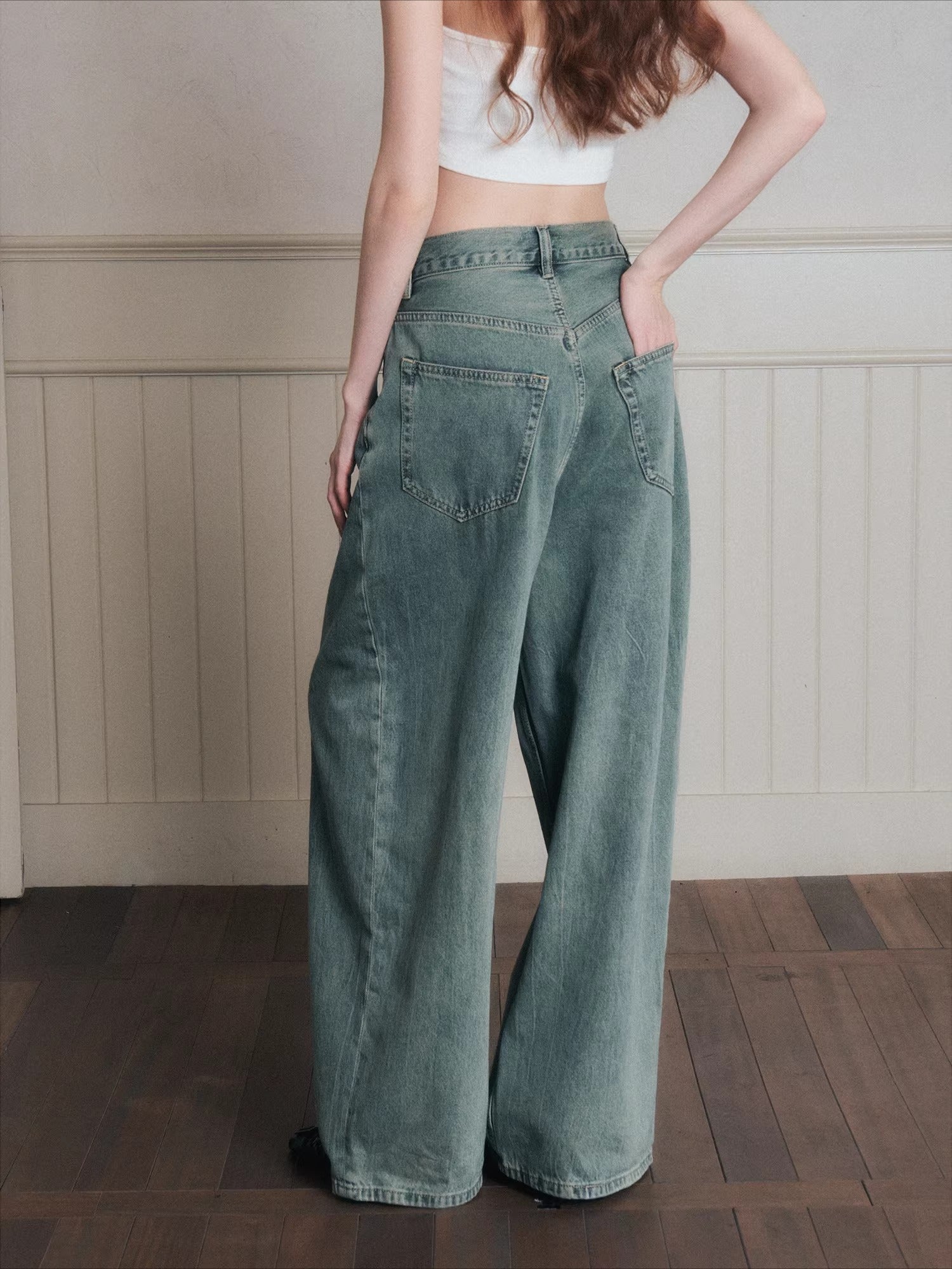 Washed Relaxed Low-Rise Wide-Leg Jeans