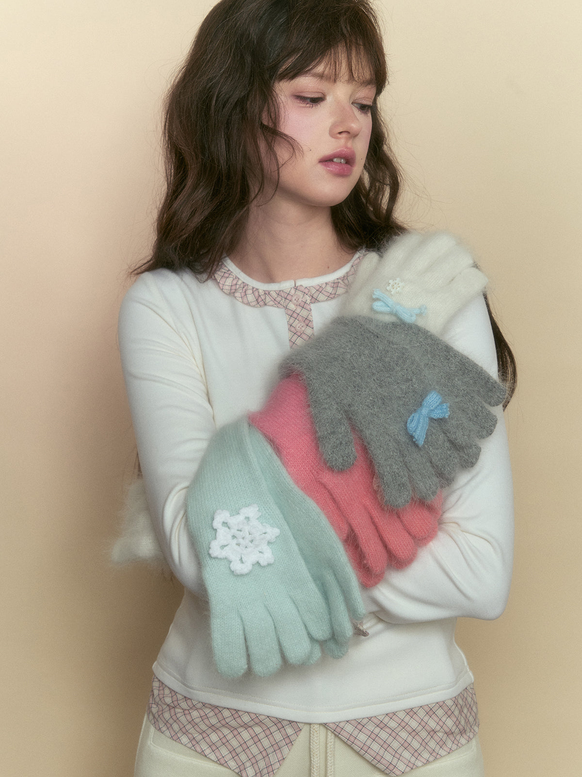 Snowflake and Bow Rabbit Hair Gloves