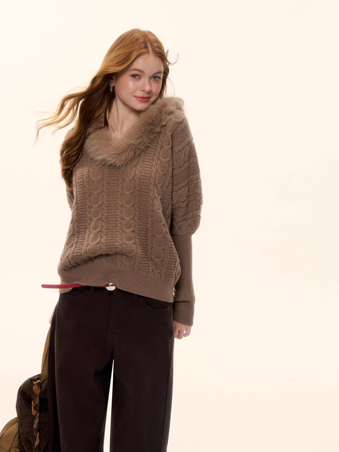 Cable-Knit V-Neck Waist-Shaping Sweater