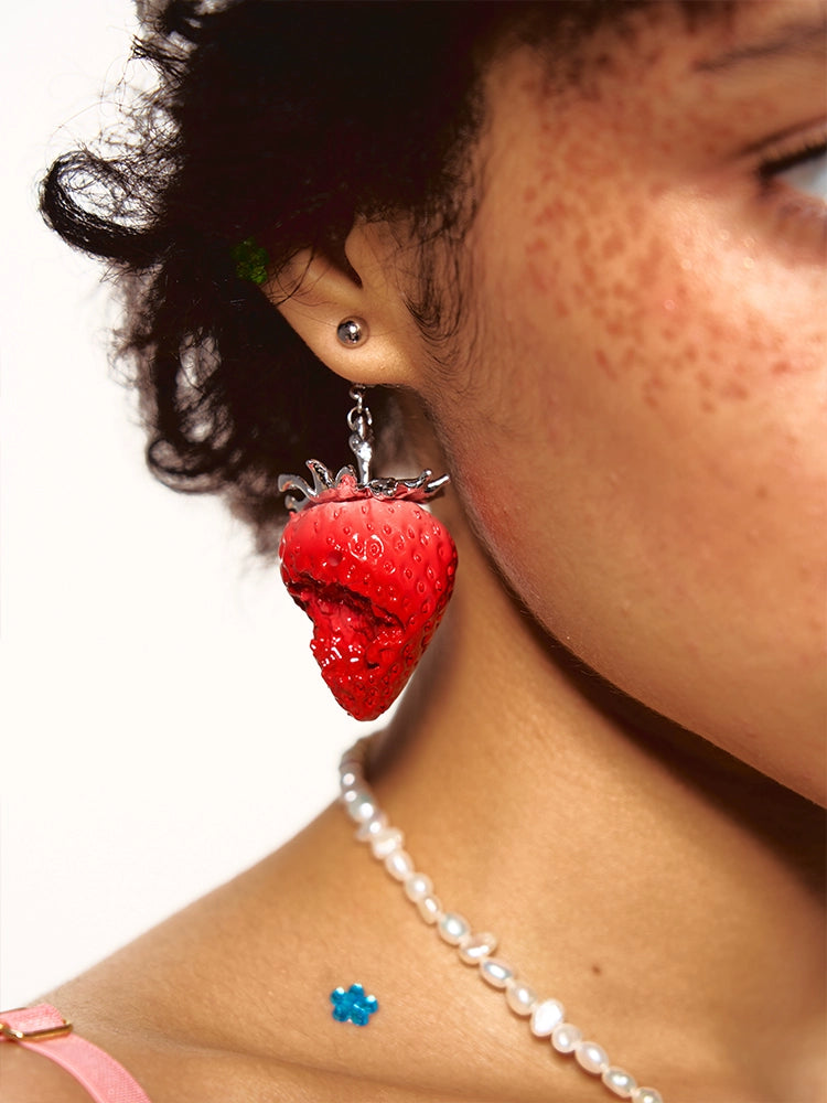 One-mouthful Strawberry Earrings