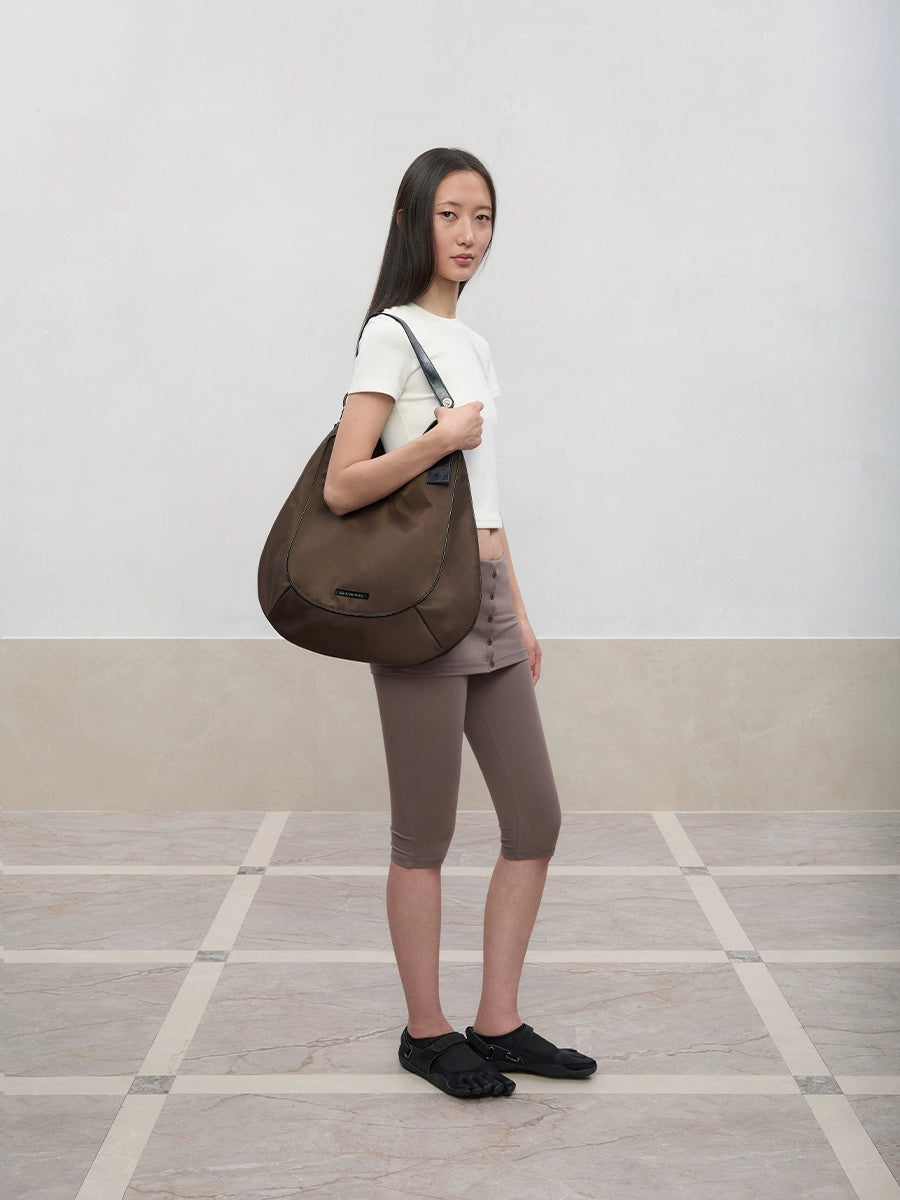 Large-Capacity Commuter Saddle Bag