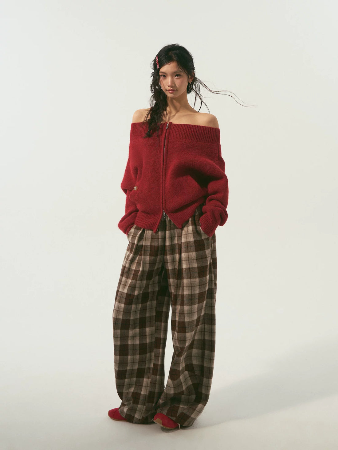 Relaxed Off-Shoulder Zip-Up Knit Cardigan