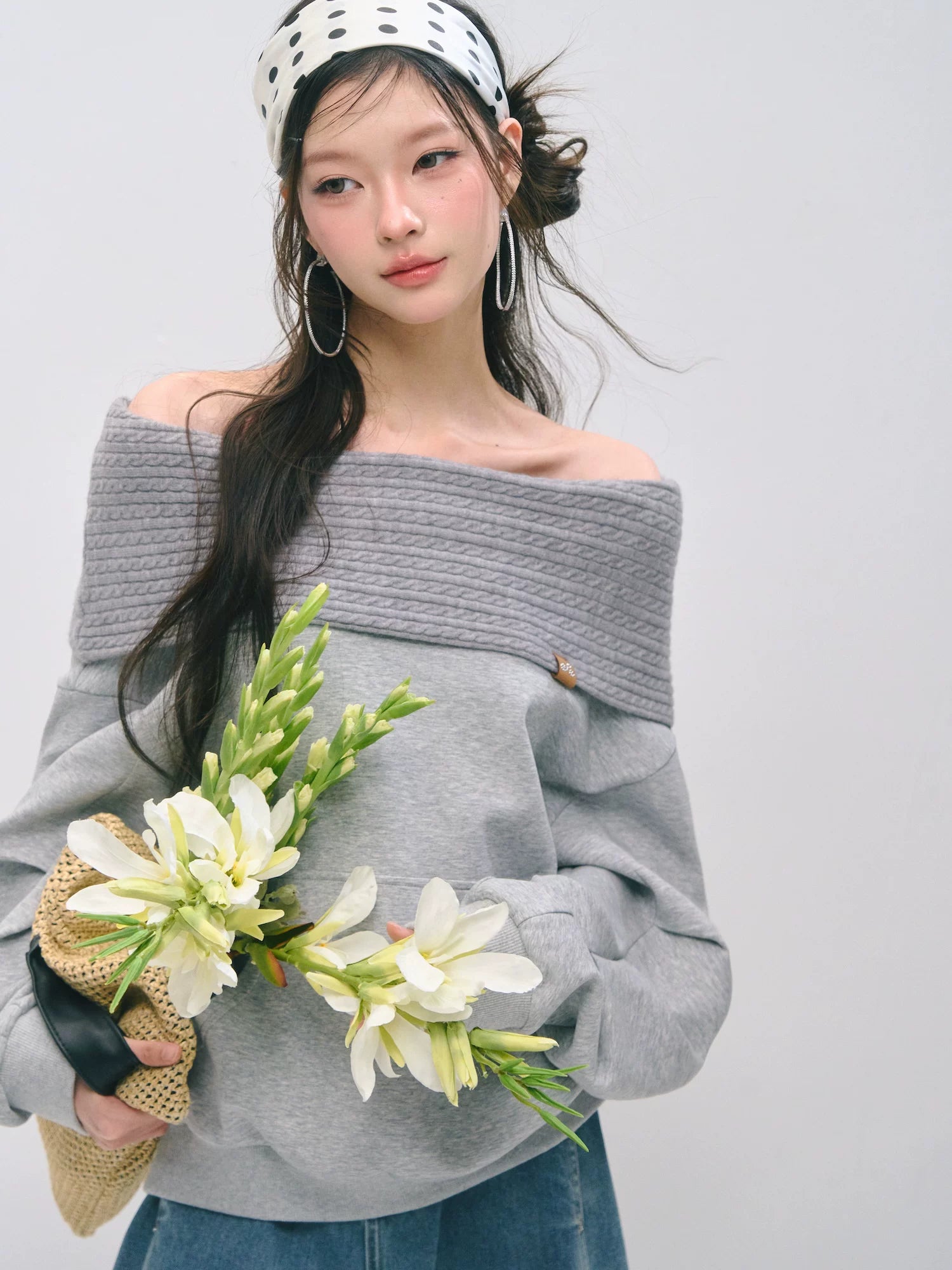 Off-Shoulder Panelled Relaxed Pullover Sweatshirt