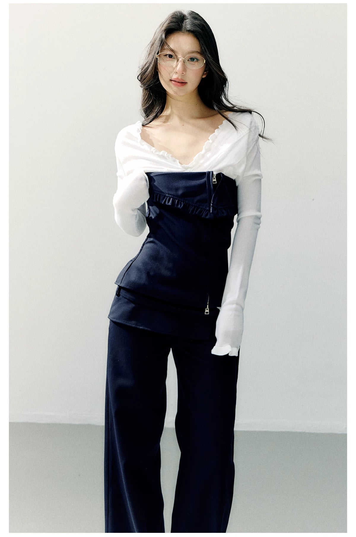 Detachable Off-Shoulder Panelled Slim-Fit T-Shirt