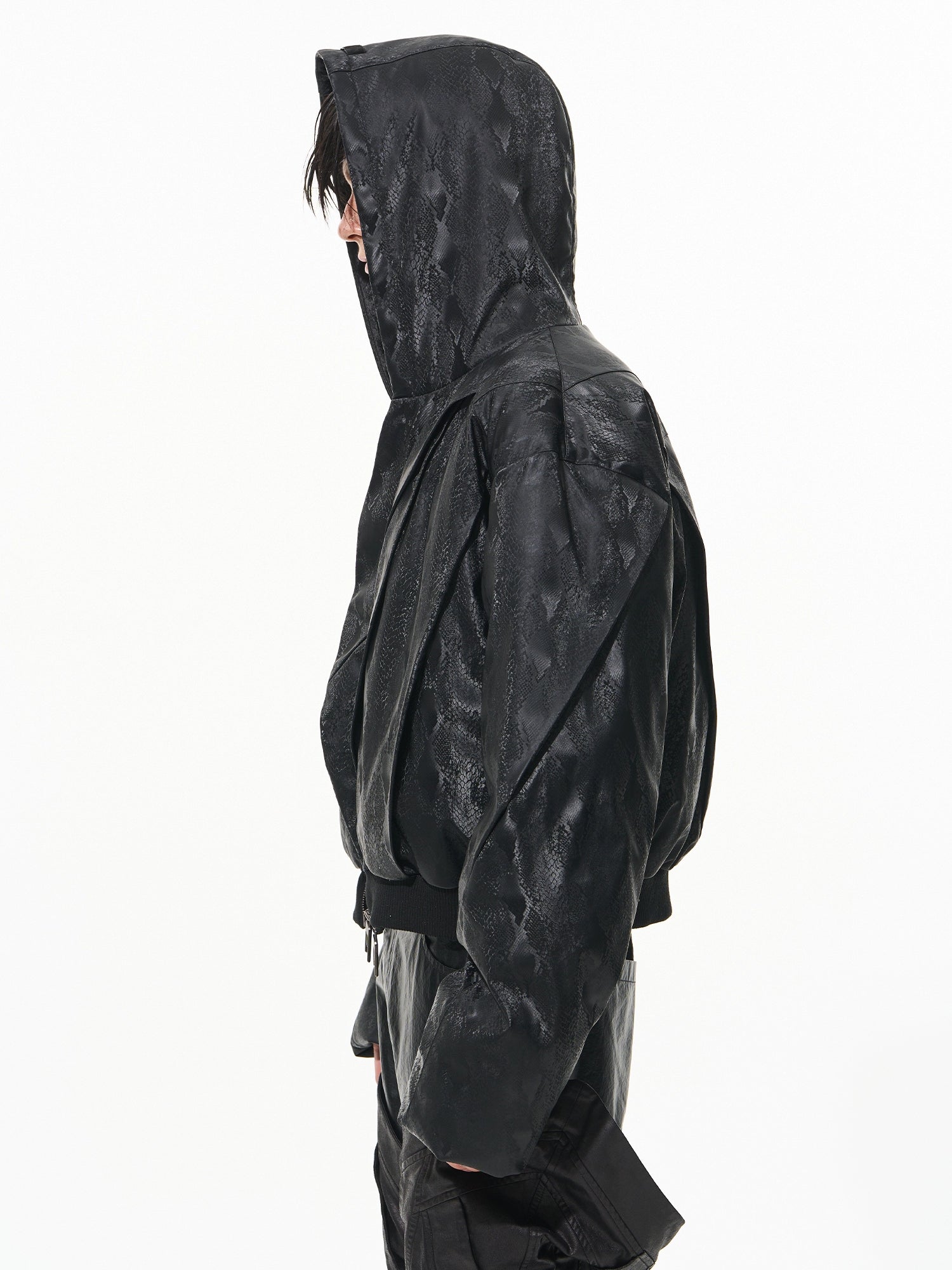 Dark Snake Pattern Short Hooded Puffer Jacket