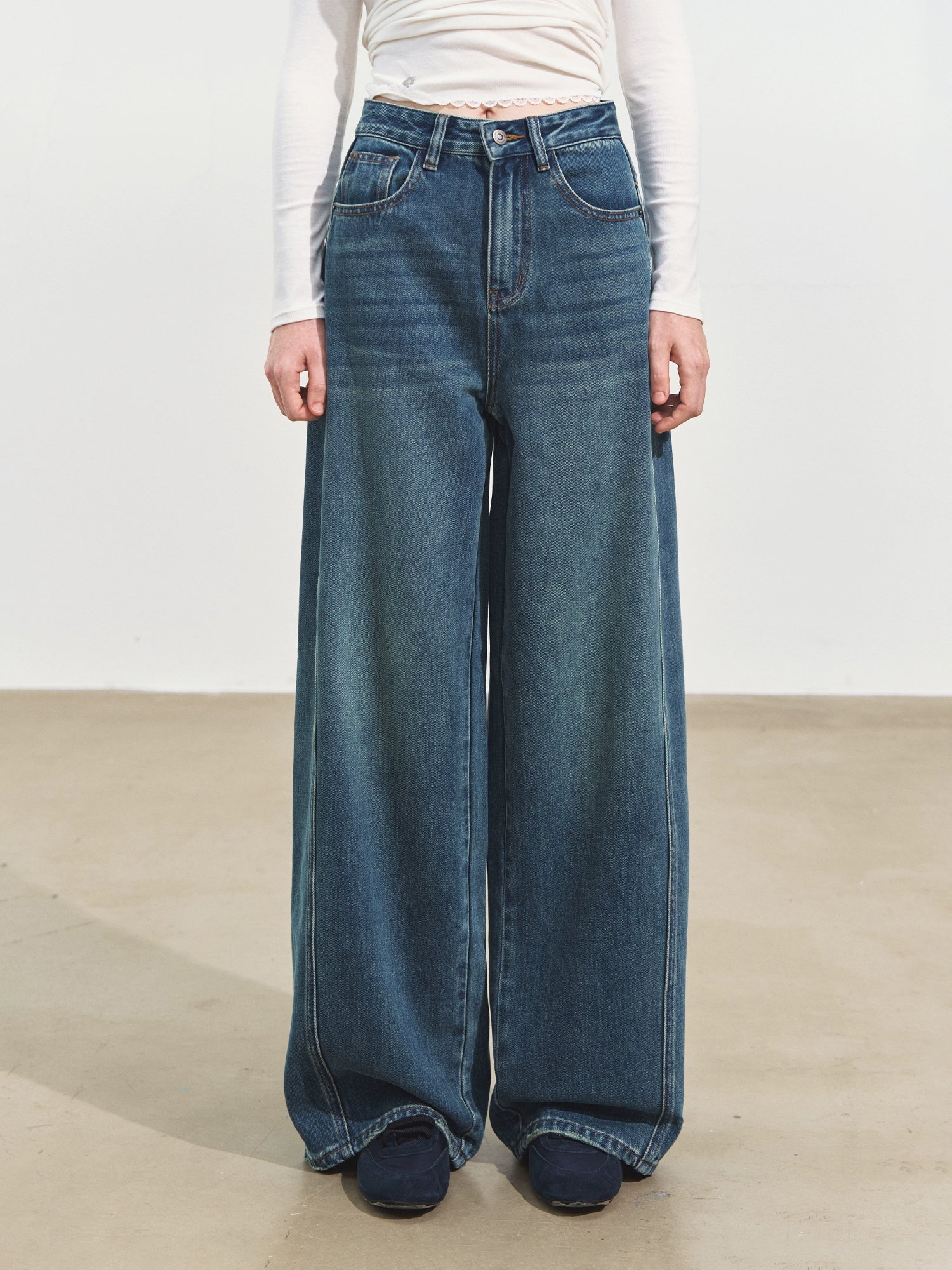 3D Seam Wide-Leg Crescent Denim Pants