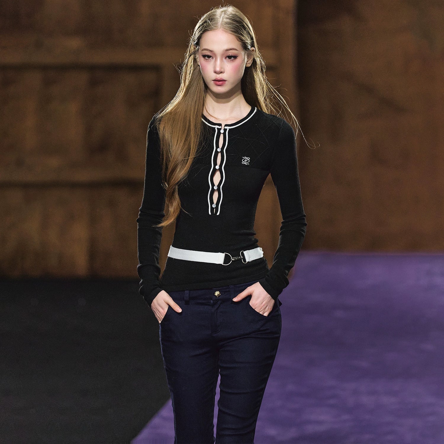 Contrast Trim Knit Belt Detail Fitted Crewneck