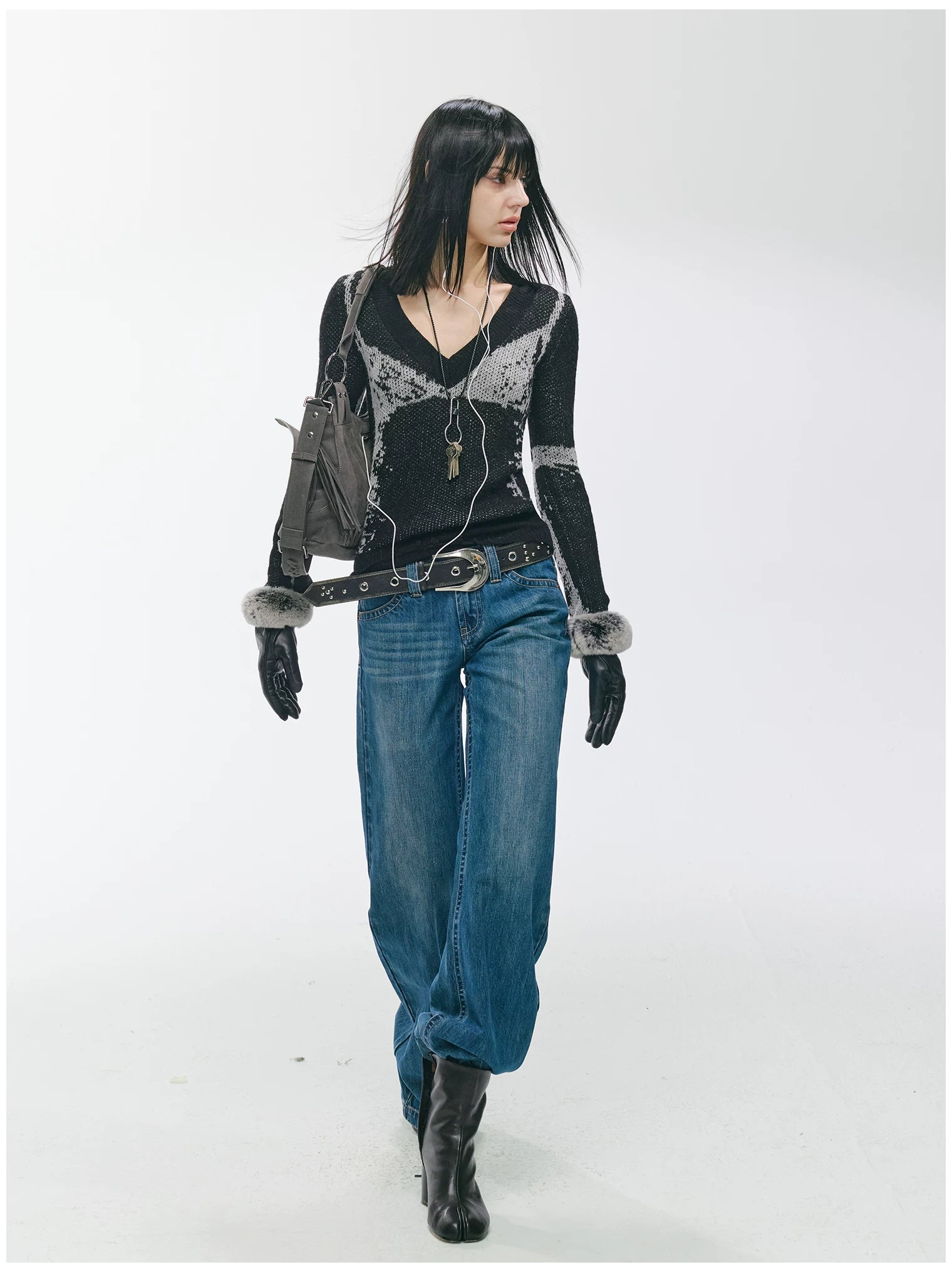 V-Neck Lamb Wool Slim-Fit Knit Sweater