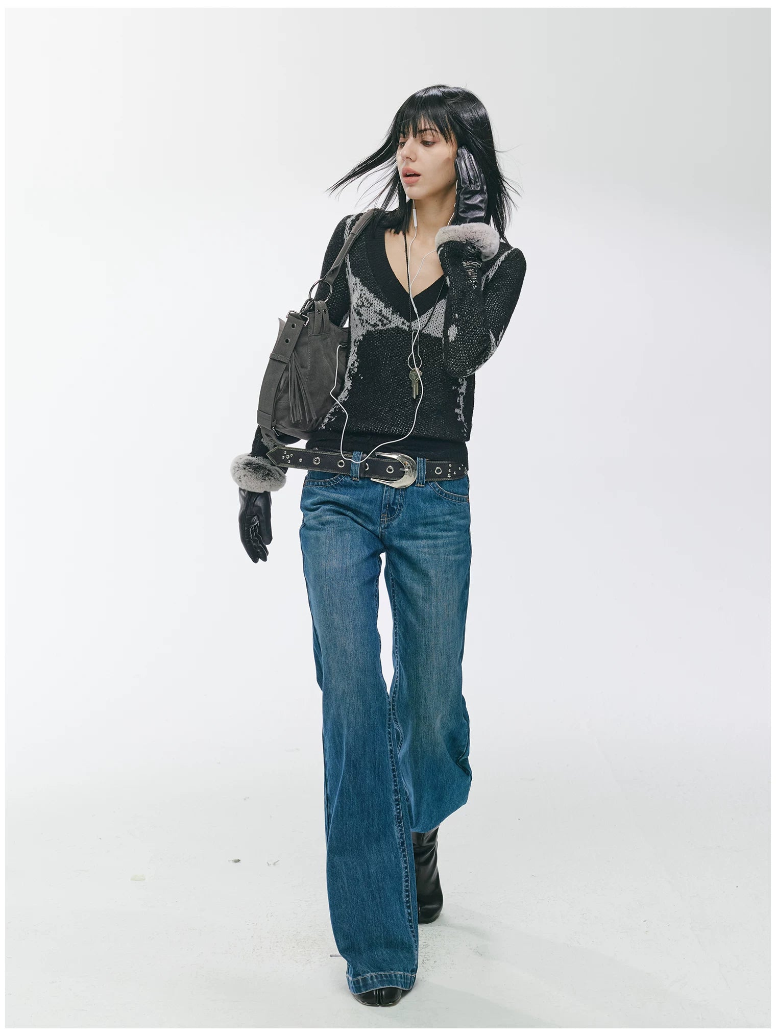 V-Neck Lamb Wool Slim-Fit Knit Sweater