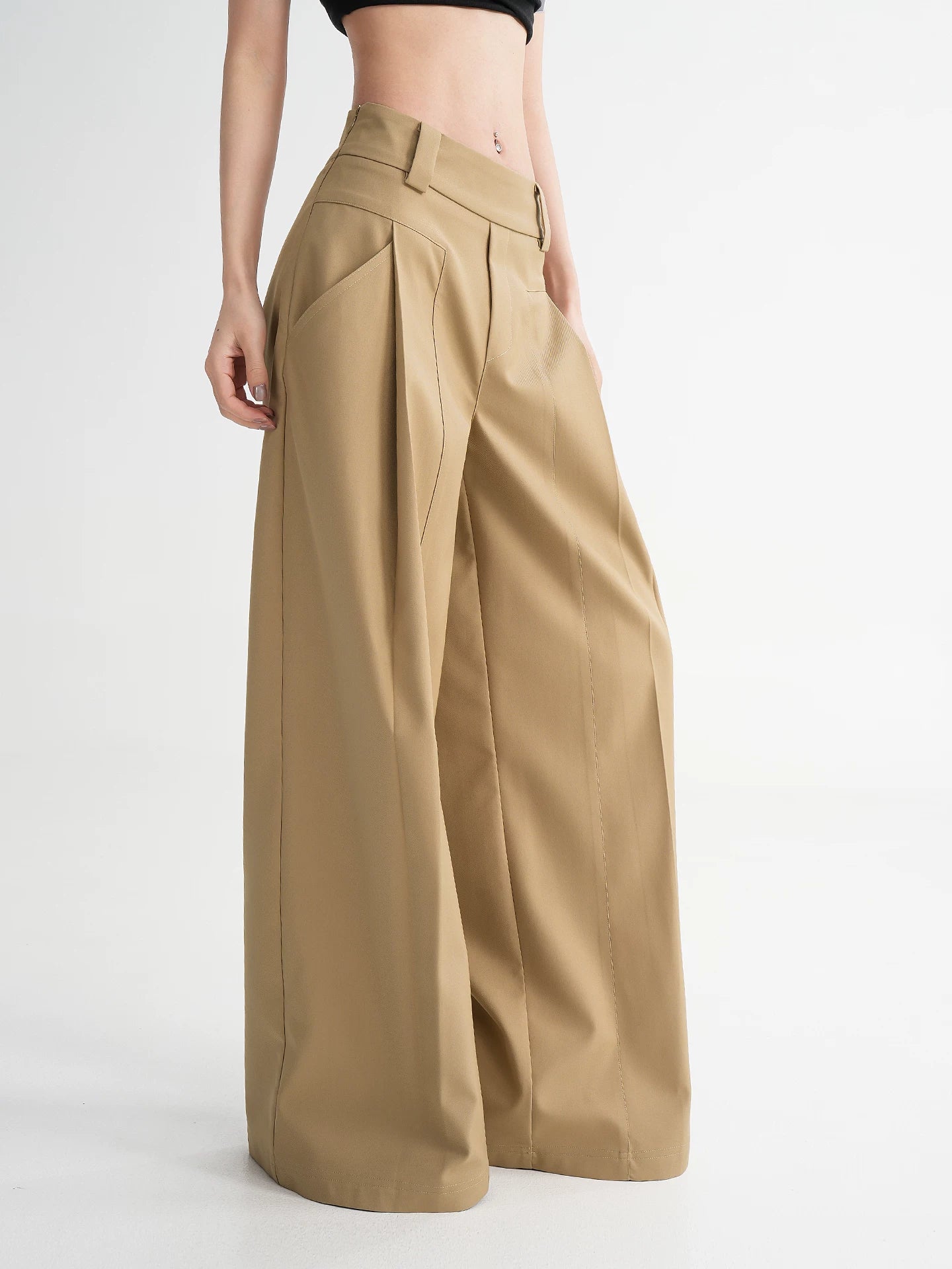 Relaxed Wide-Leg Tailored Trousers