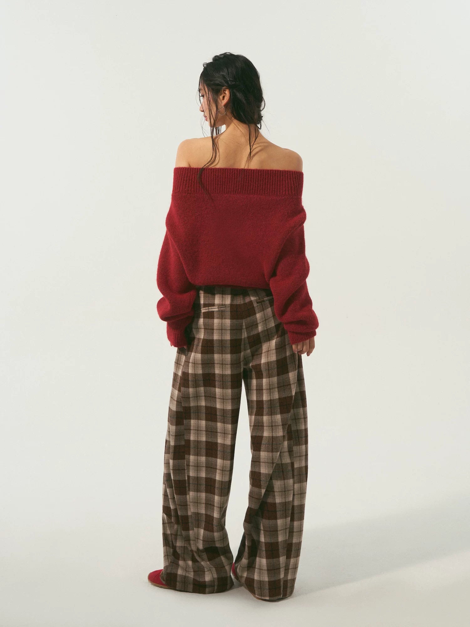 Relaxed Off-Shoulder Zip-Up Knit Cardigan