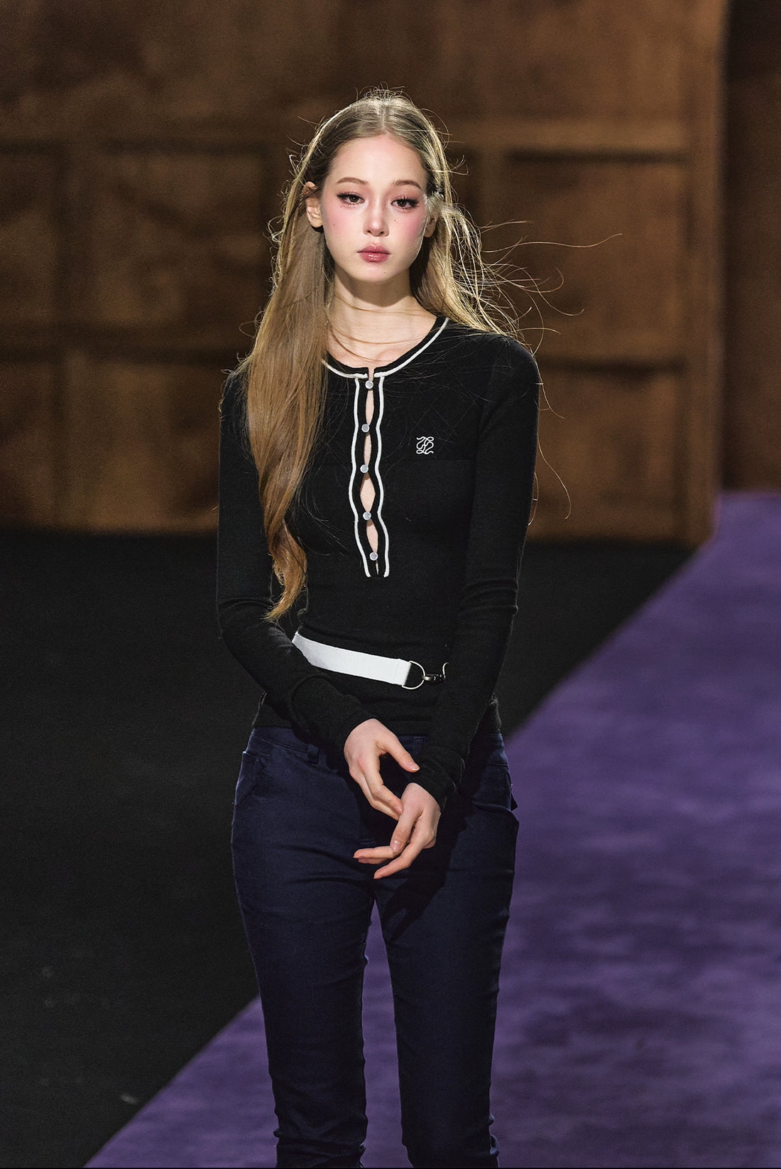 Contrast Trim Knit Belt Detail Fitted Crewneck