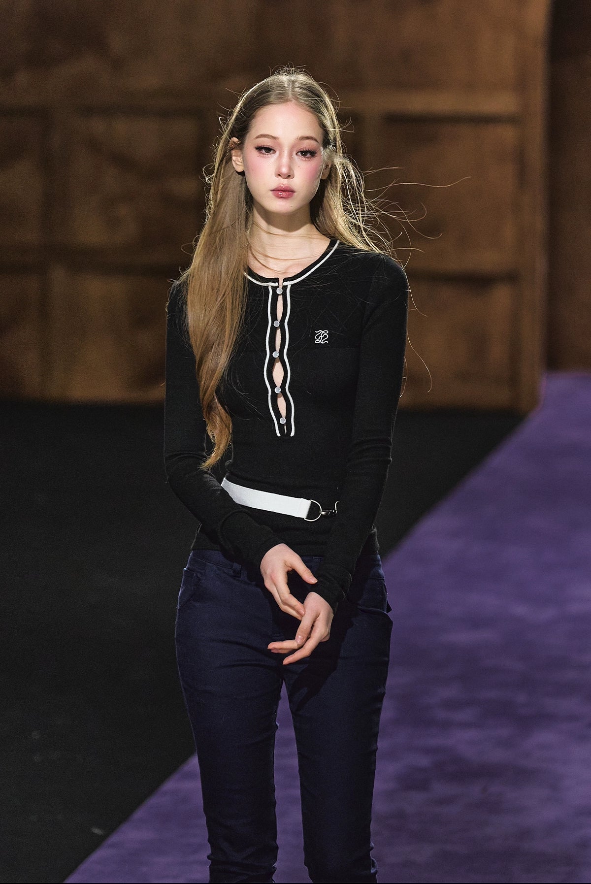 Contrast Trim Knit Belt Detail Fitted Crewneck