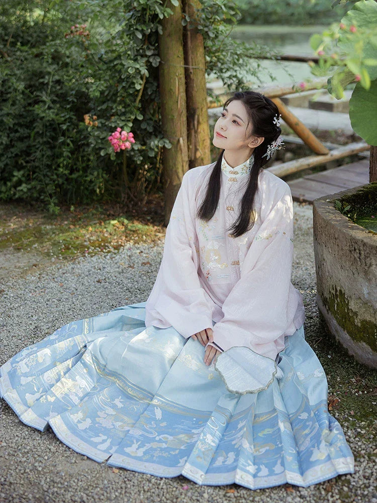 (Final Sale) “溶溶月” Ming Dynasty Hanfu Set