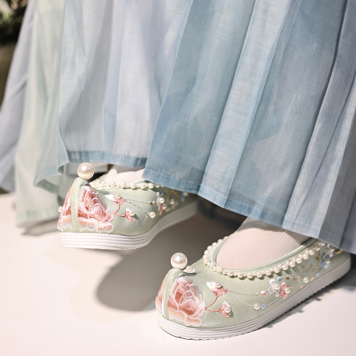 &quot;Suyang 素央&quot;  Embroidery Pointed Toes Beaded Hanfu Shoes - CHINASQUAD