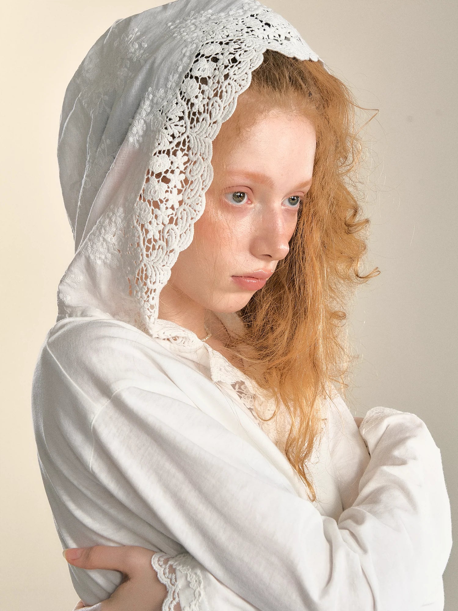 White Lace Hooded Top - CHINASQUAD