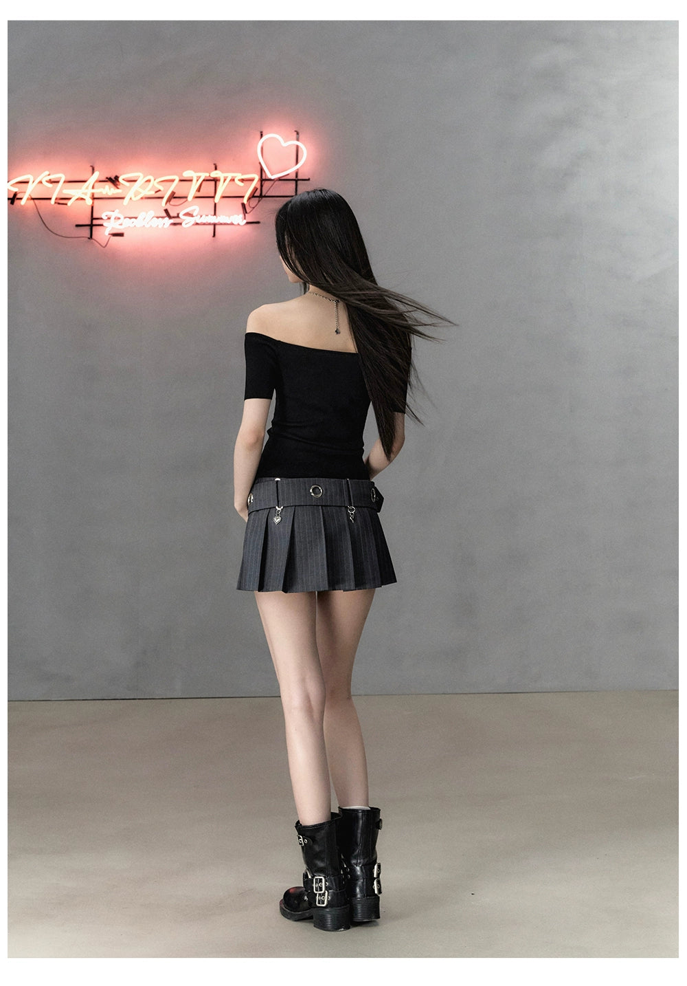 Black Pearl Knitted One-shoulder Short Sleeve