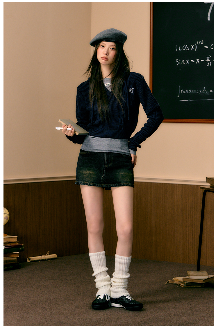 Blue &amp; Black Pullover Hooded Sweater - CHINASQUAD