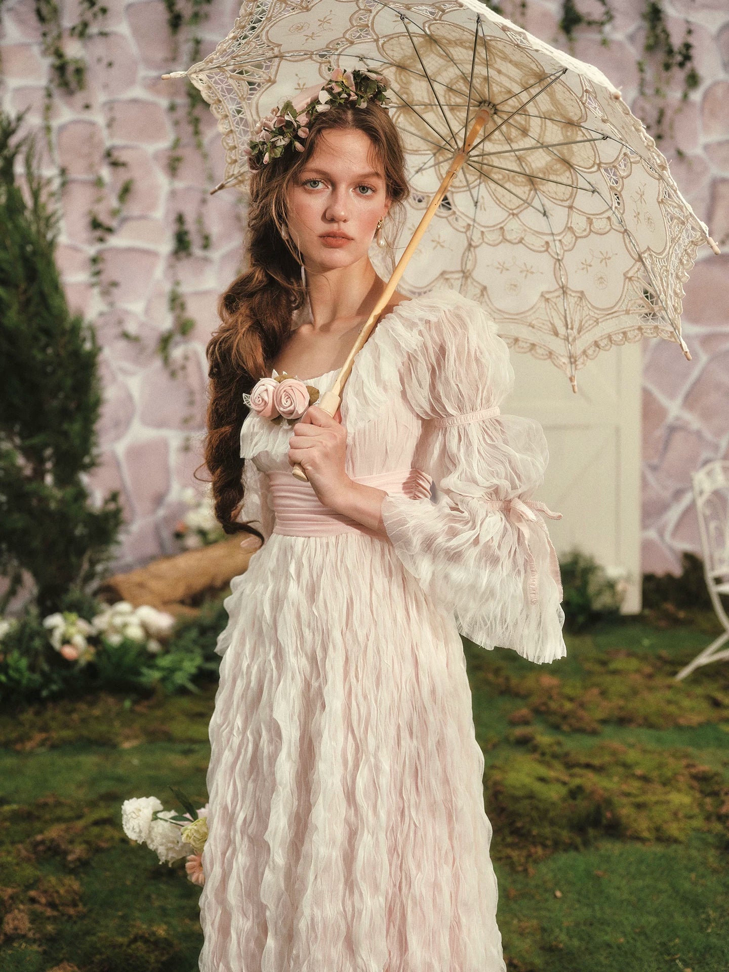 Queen’s Rose Chiffon Long-Sleeve Princess Dress