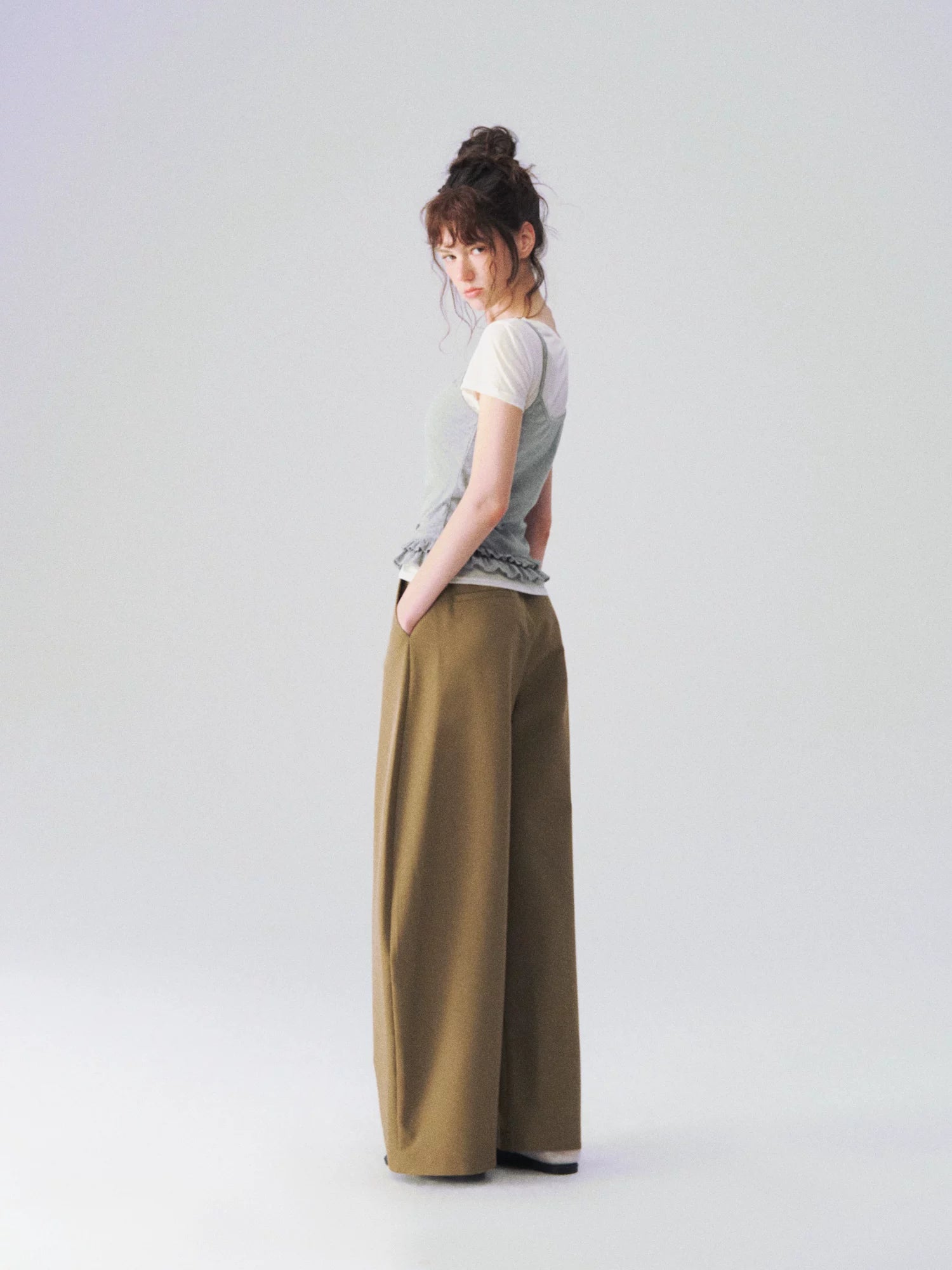 Relaxed Tailored Wide-Leg Trousers